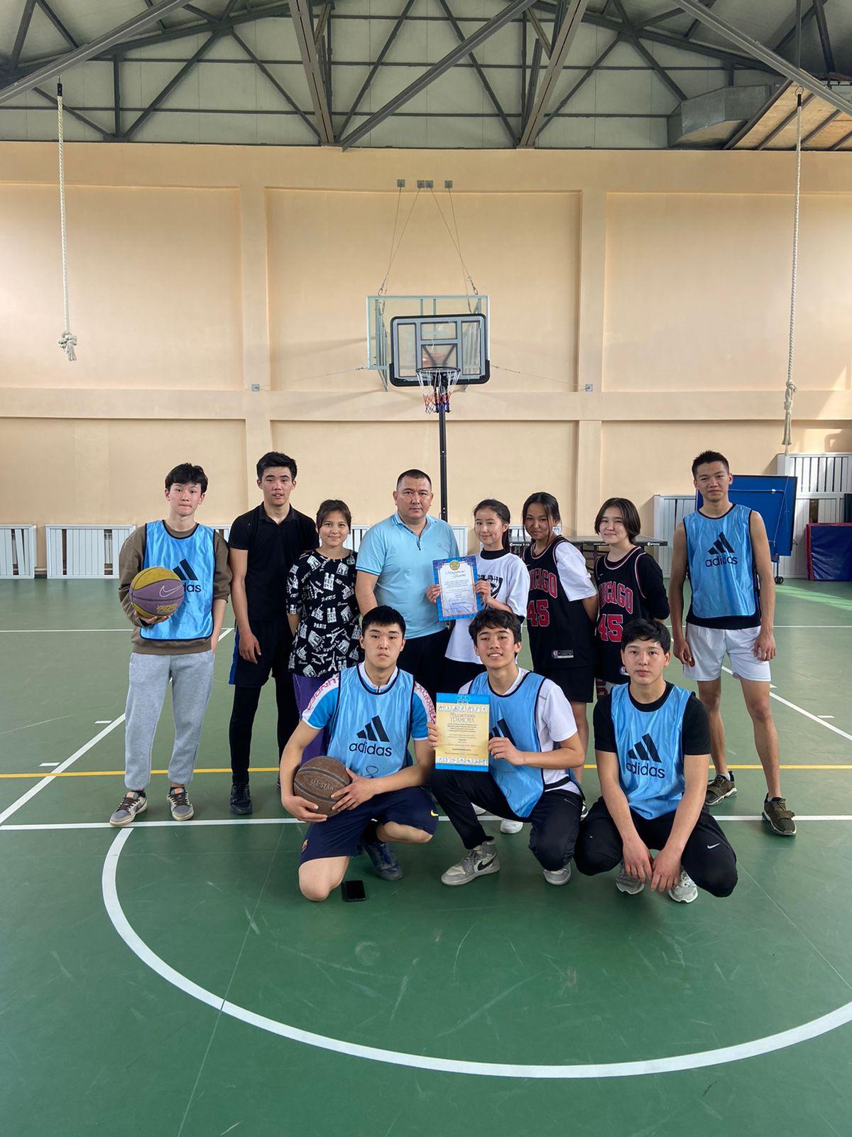 Стритболдан аймақтық жарыста 1-ші орын алған ұлдарды құттықтаймыз!